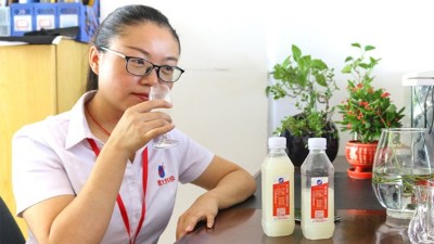 在雅大白酒蒸餾設(shè)備品酒師眼中，好酒一條線被稱為好酒的標準！