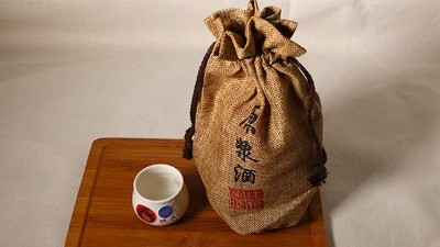 用白酒生產(chǎn)設備釀小曲固態(tài)白酒，怎樣操作出酒才多？