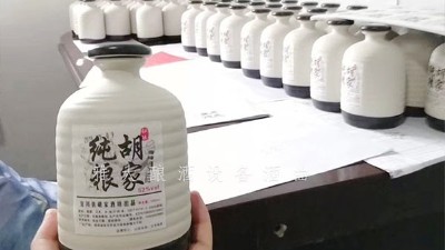 哪里有能釀出農(nóng)村土酒的小型酒廠釀酒設(shè)備？