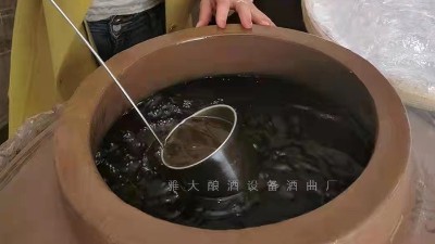 什么是固態(tài)法白酒？很多用蒸餾釀酒設(shè)備做酒的老師傅都不知情